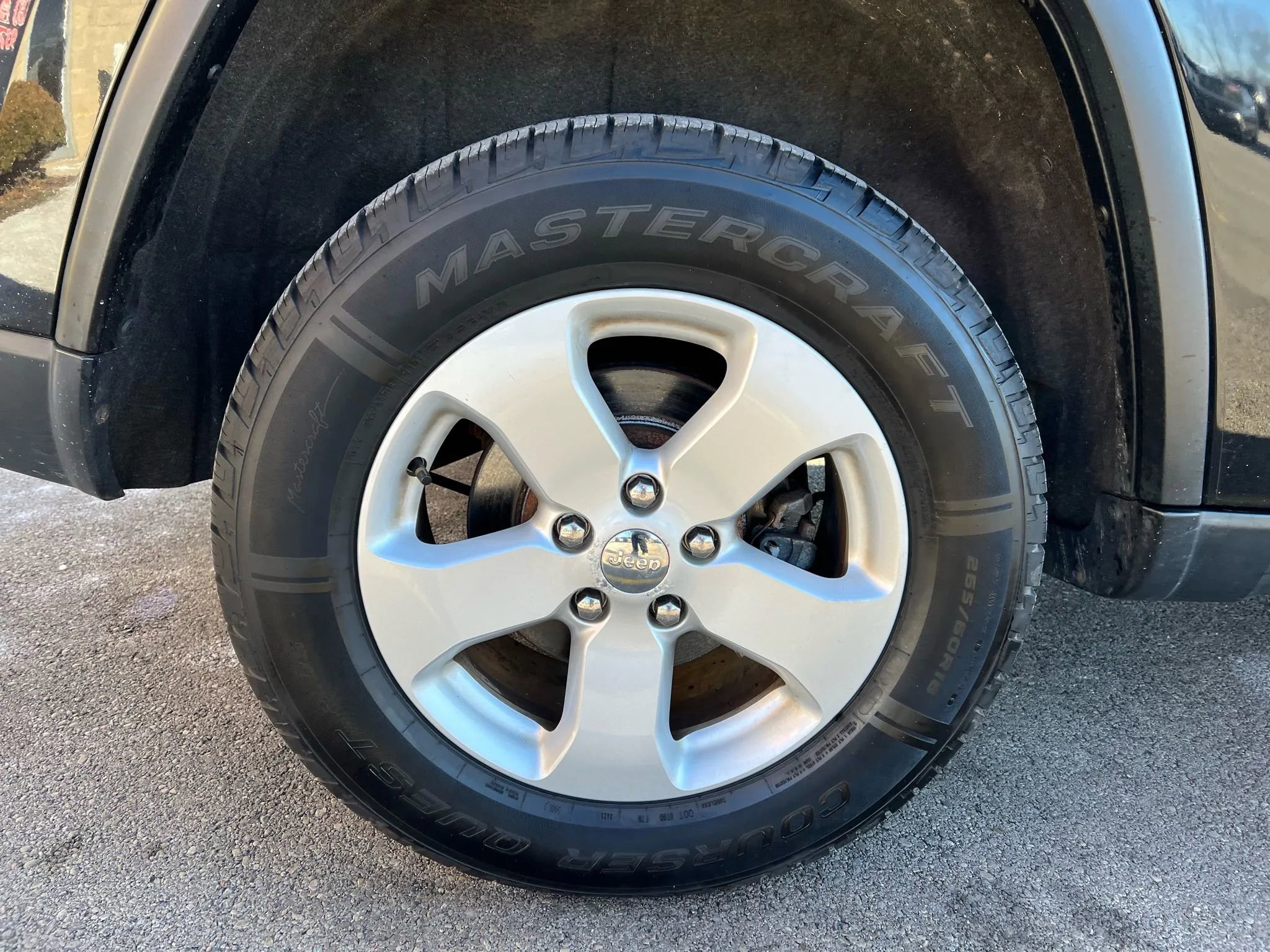 Used 2012 Jeep Grand Cherokee Laredo w/ Laredo E Group image 11