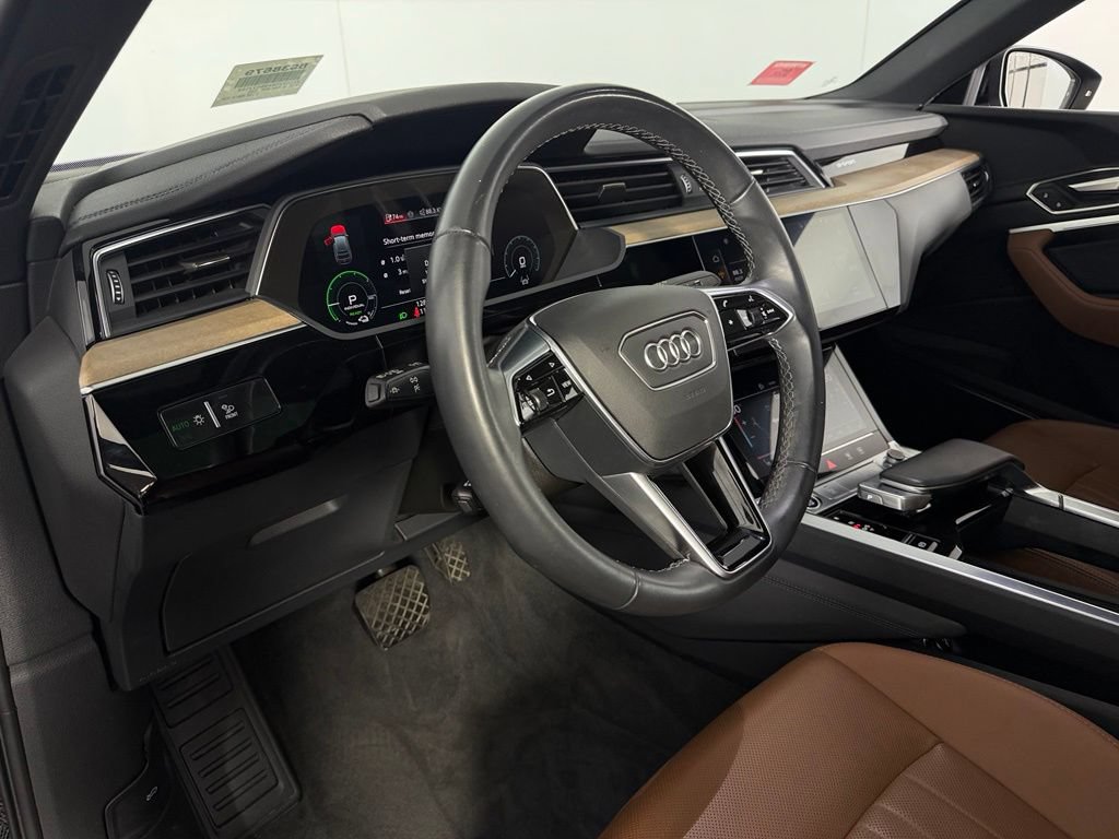 Used 2024 Audi Q8 e-tron Premium Plus AWD/4WD image 23