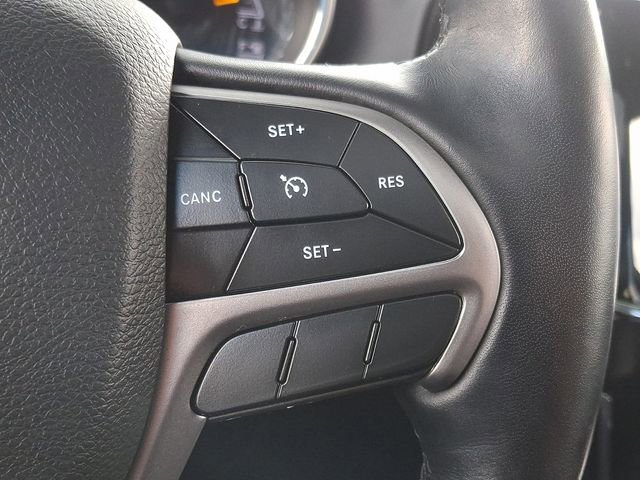 Used 2021 Jeep Grand Cherokee Laredo X AWD/4WD image 24