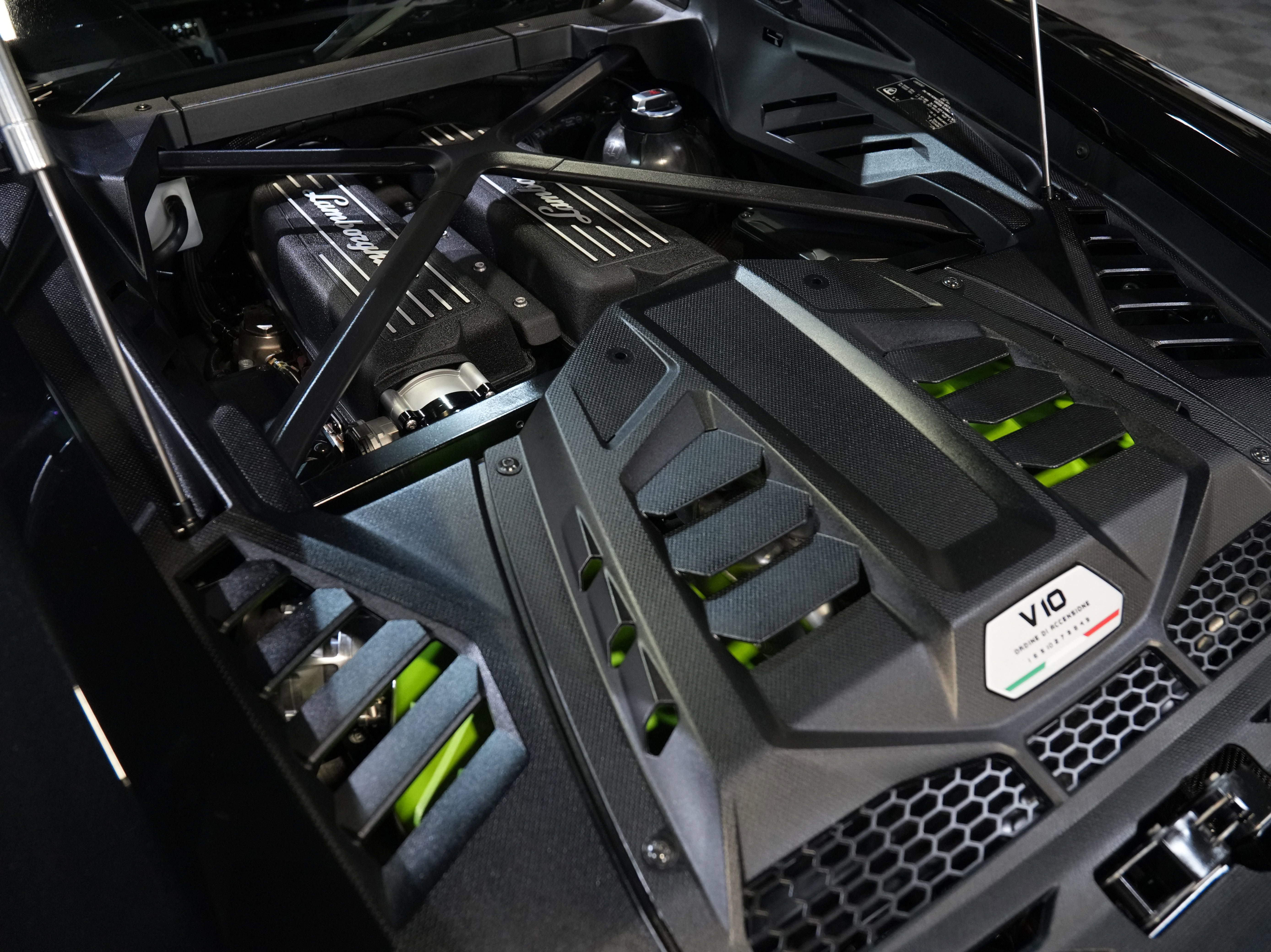 Used 2021 Lamborghini Huracan EVO image 52