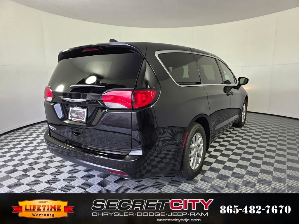 New 2026 Chrysler Voyager LX FWD image 7