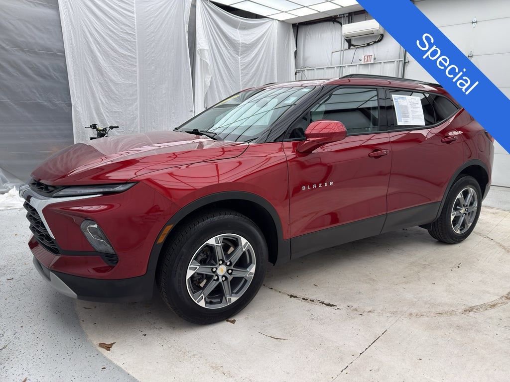 Used 2024 Chevrolet Blazer LT w/ Convenience Package image 3