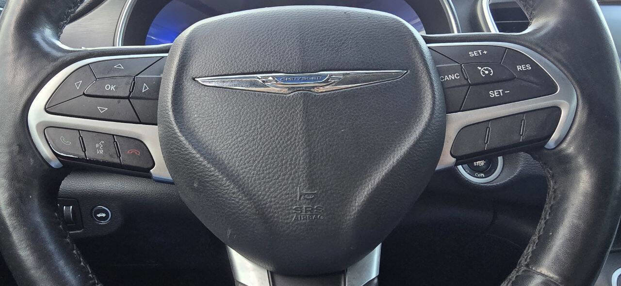 Used 2017 Chrysler 200 Limited Platinum w/ Comfort & Convenience Group image 18