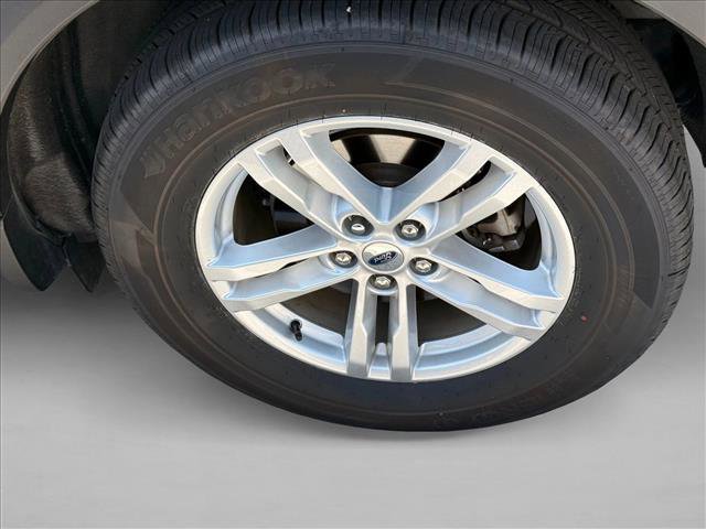 Certified 2020 Ford Explorer XLT w/ Equipment Group 202A AWD/4WD image 4