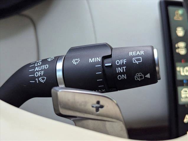 Used 2025 Land Rover Range Rover SE AWD/4WD image 11