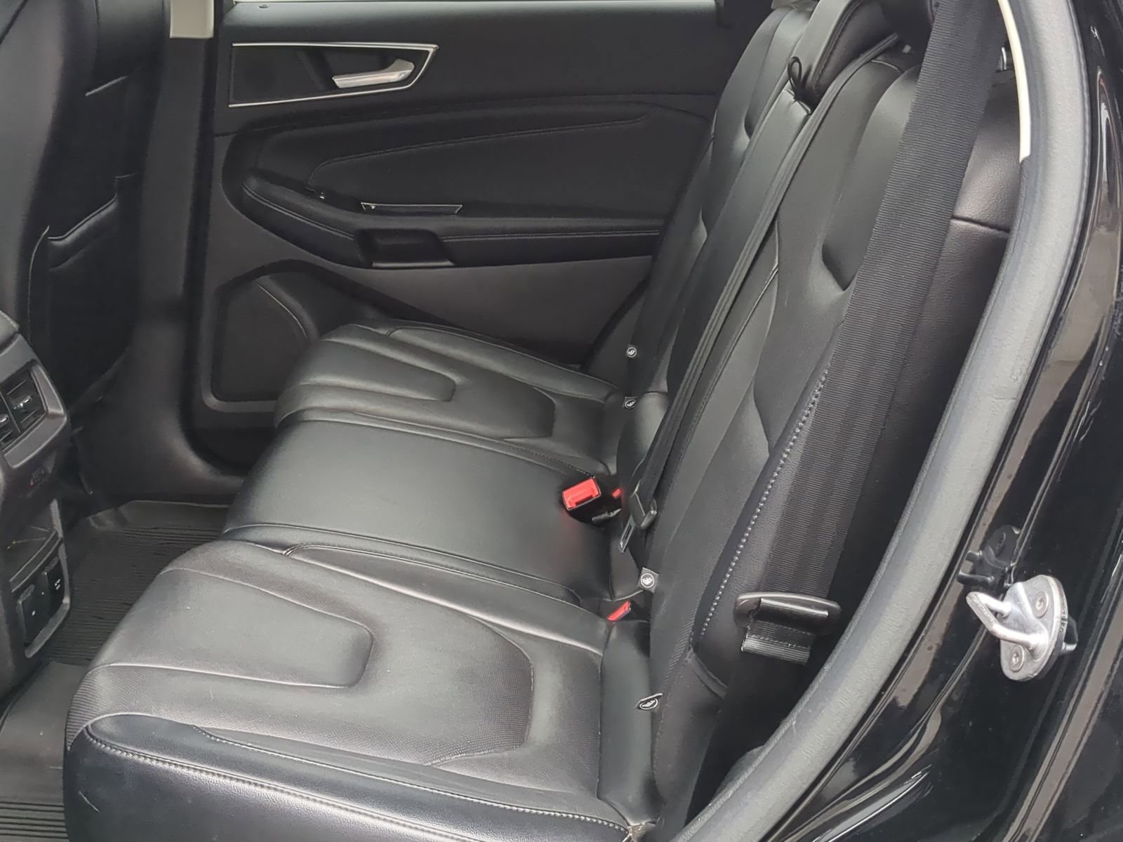 Used 2017 Ford Edge Titanium w/ Equipment Group 301A image 25