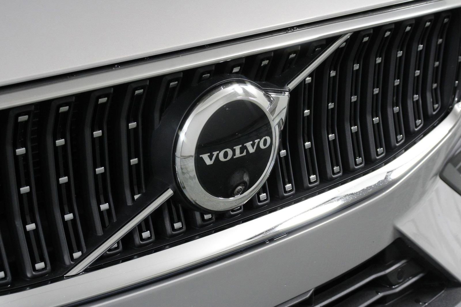 Used 2025 Volvo V60 B5 Cross Country Plus image 27