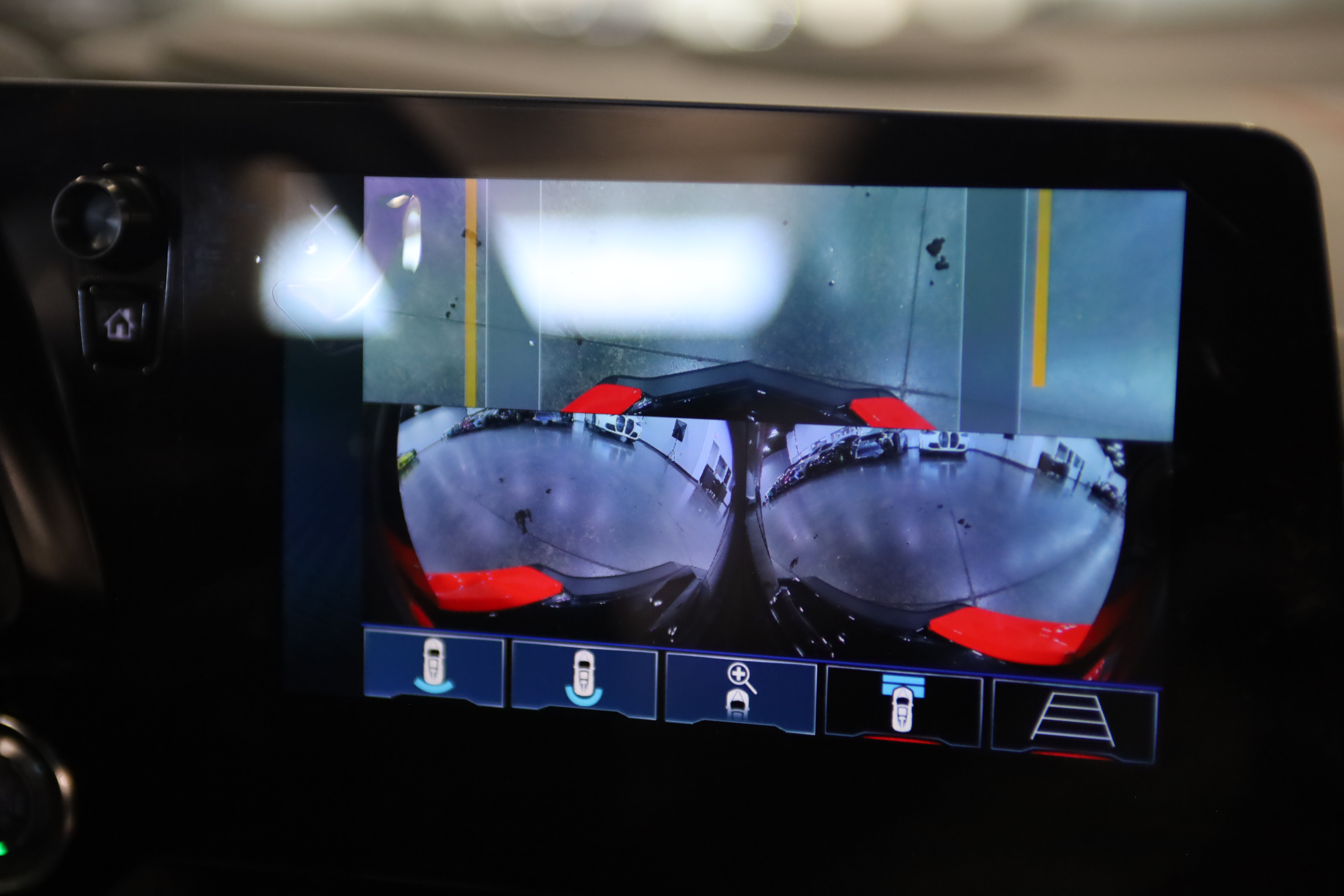 Used 2024 Chevrolet Corvette Stingray Premium Cpe w/ Z51 Performance Package RWD image 31