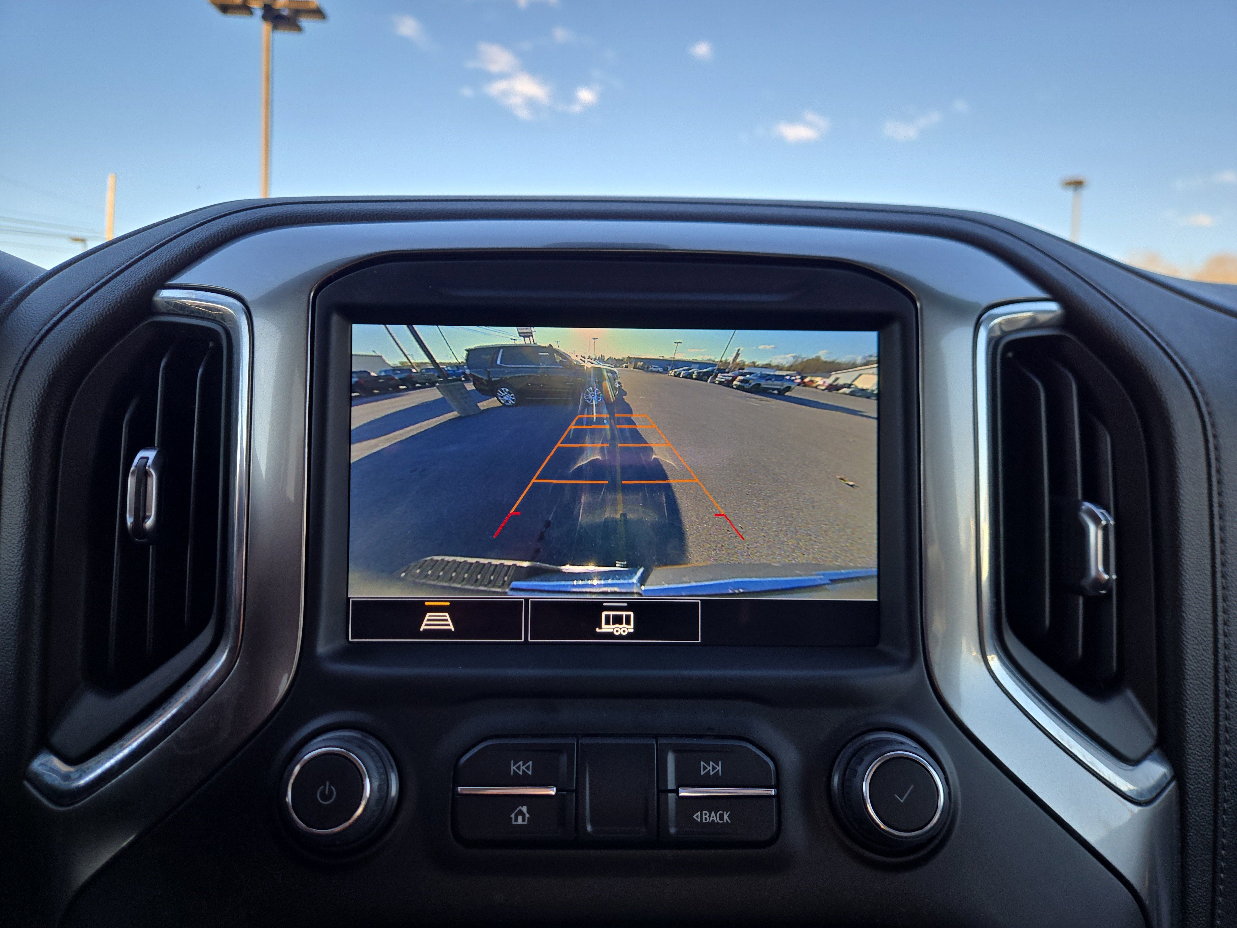 Used 2022 Chevrolet Silverado 1500 LT w/ Z71 Off-Road Package image 26