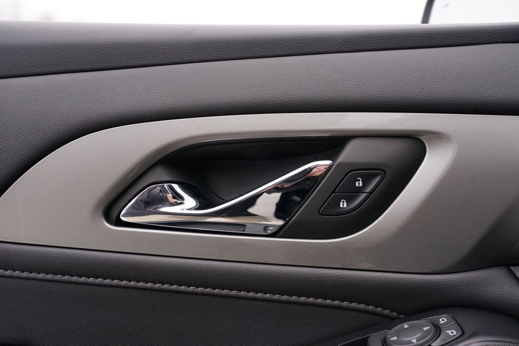 Used 2023 Chevrolet Traverse LT image 20