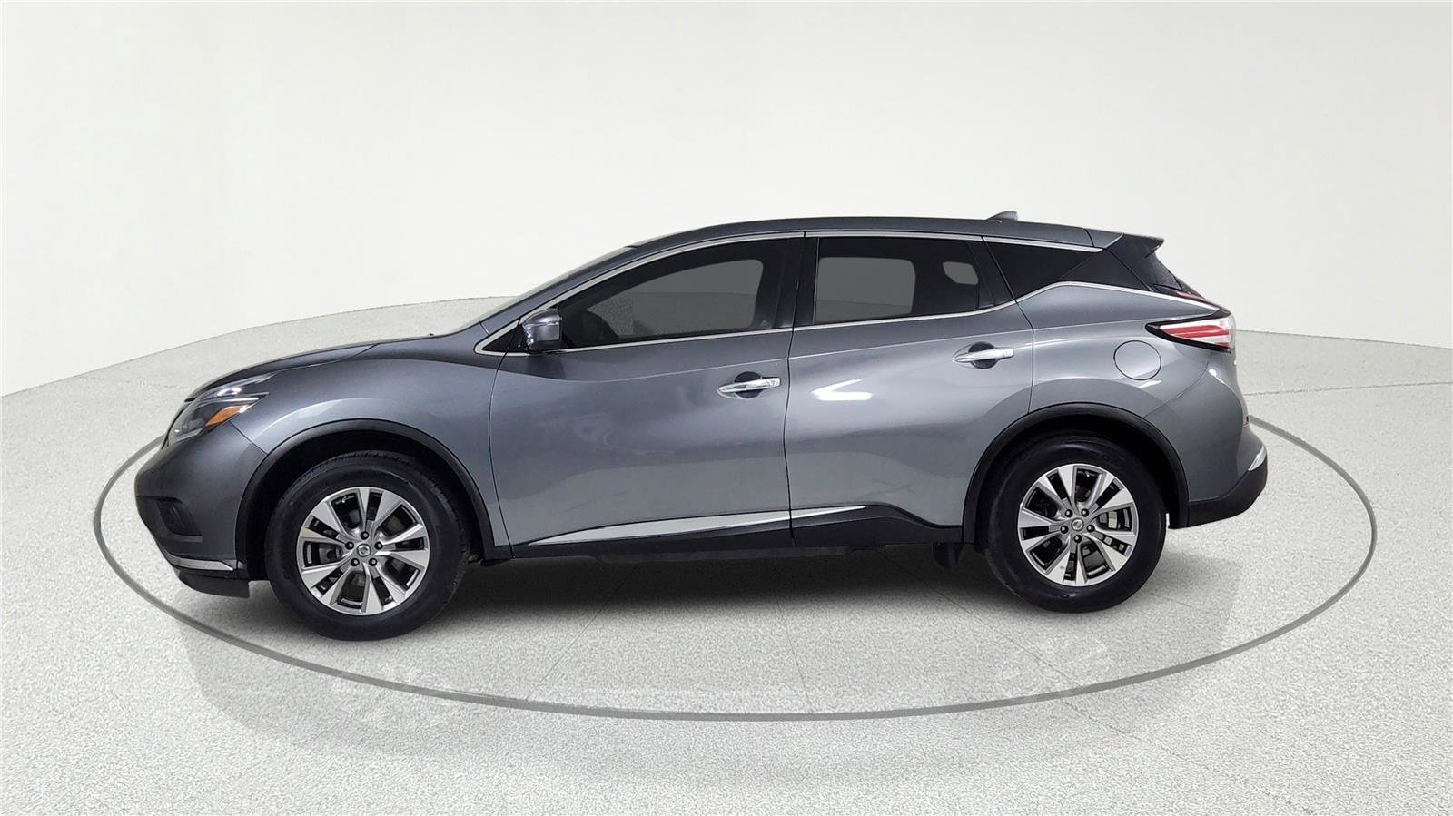 Used 2018 Nissan Murano S image 3
