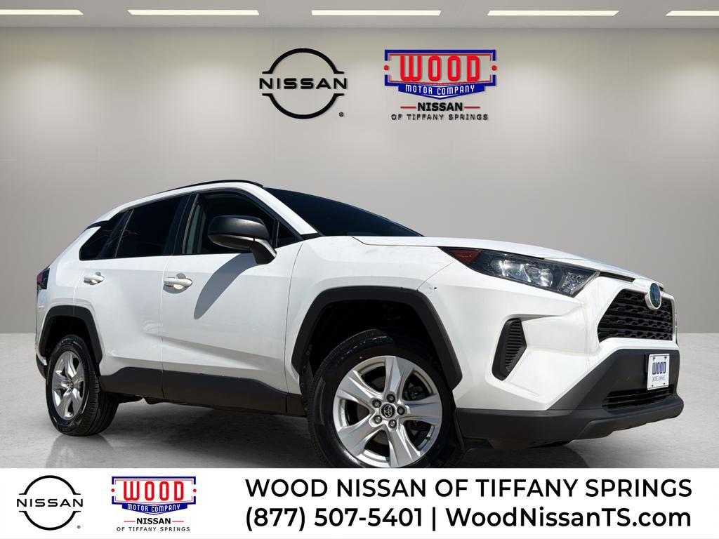 Used 2021 Toyota RAV4 LE image 1