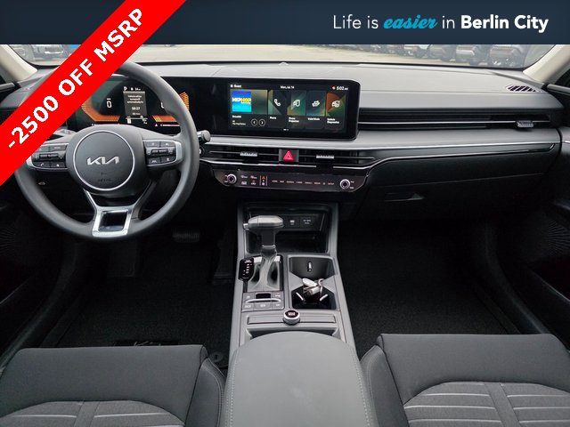 New 2025 Kia K5 LXS image 21