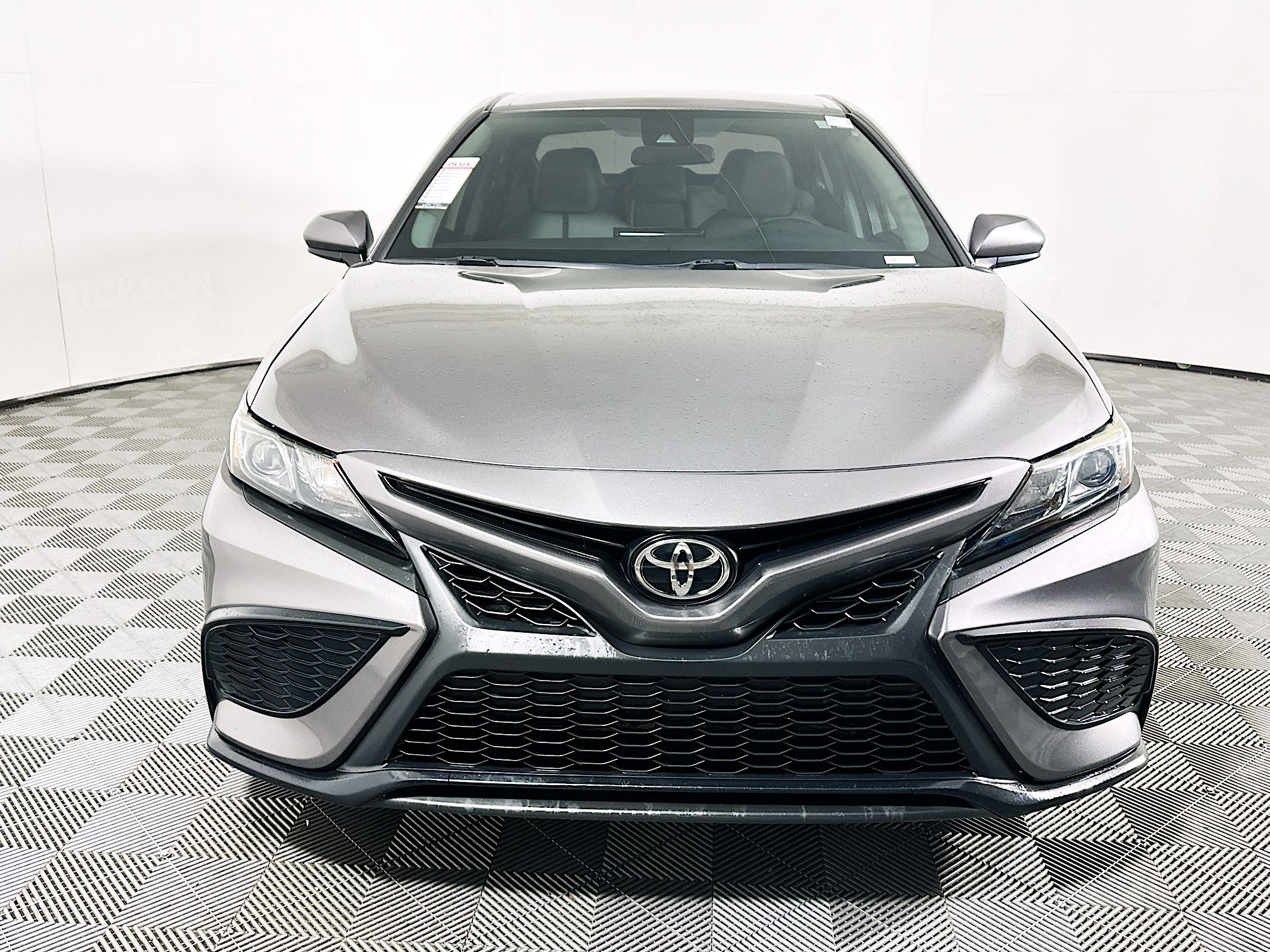 Used 2021 Toyota Camry SE image 8