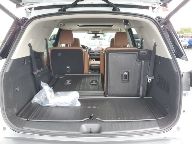 New 2026 Nissan Pathfinder Platinum AWD/4WD image 11