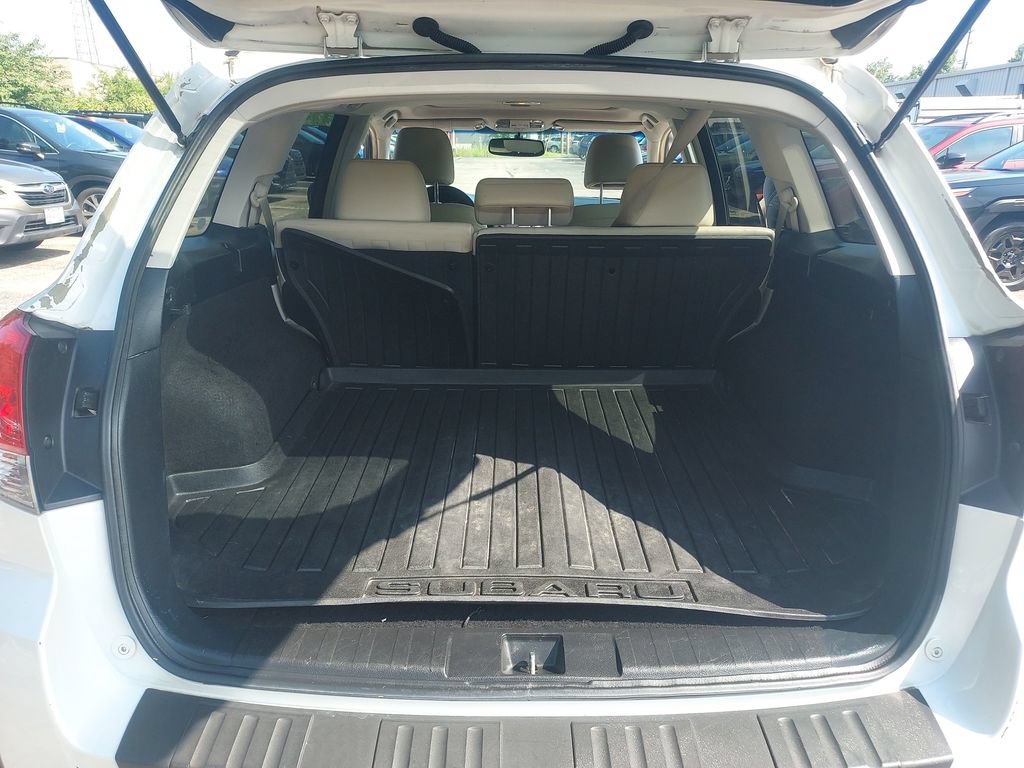 Used 2014 Subaru Outback 2.5i Limited w/ Moonroof Package AWD/4WD image 32