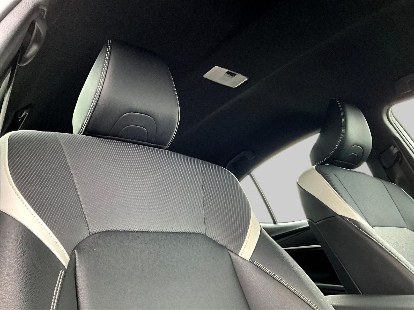Used 2025 Toyota Camry SE FWD image 27