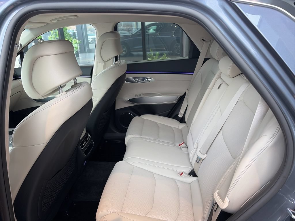 Certified 2026 Genesis GV70 2.5T Select AWD/4WD image 19