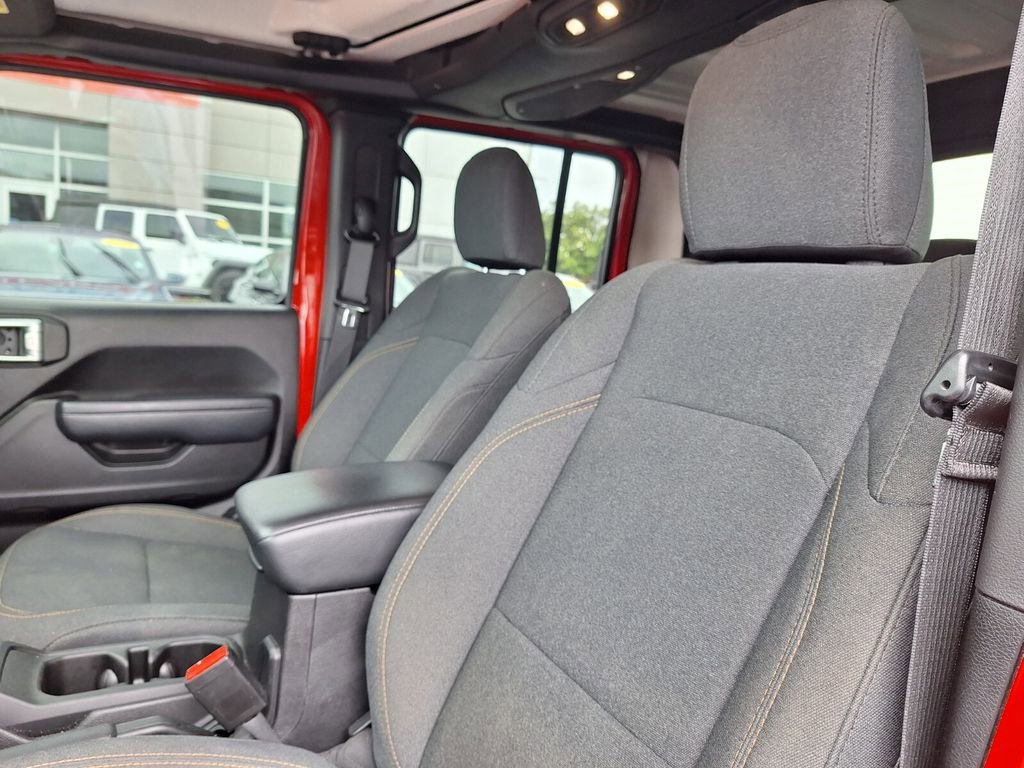 Used 2024 Jeep Gladiator Sport AWD/4WD image 12