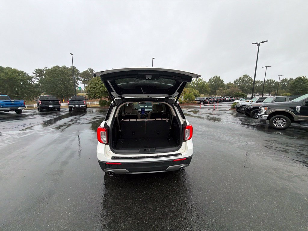 Used 2024 Ford Explorer Limited w/ Limited Technology Package RWD image 25