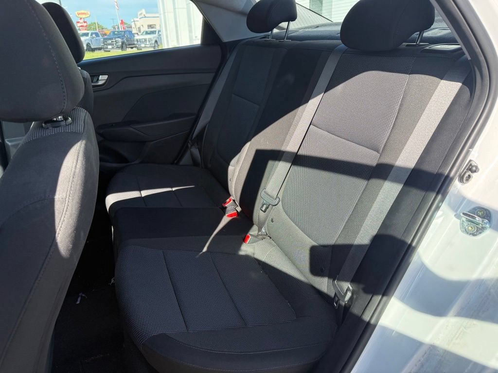 Used 2022 Hyundai Accent SE FWD image 8