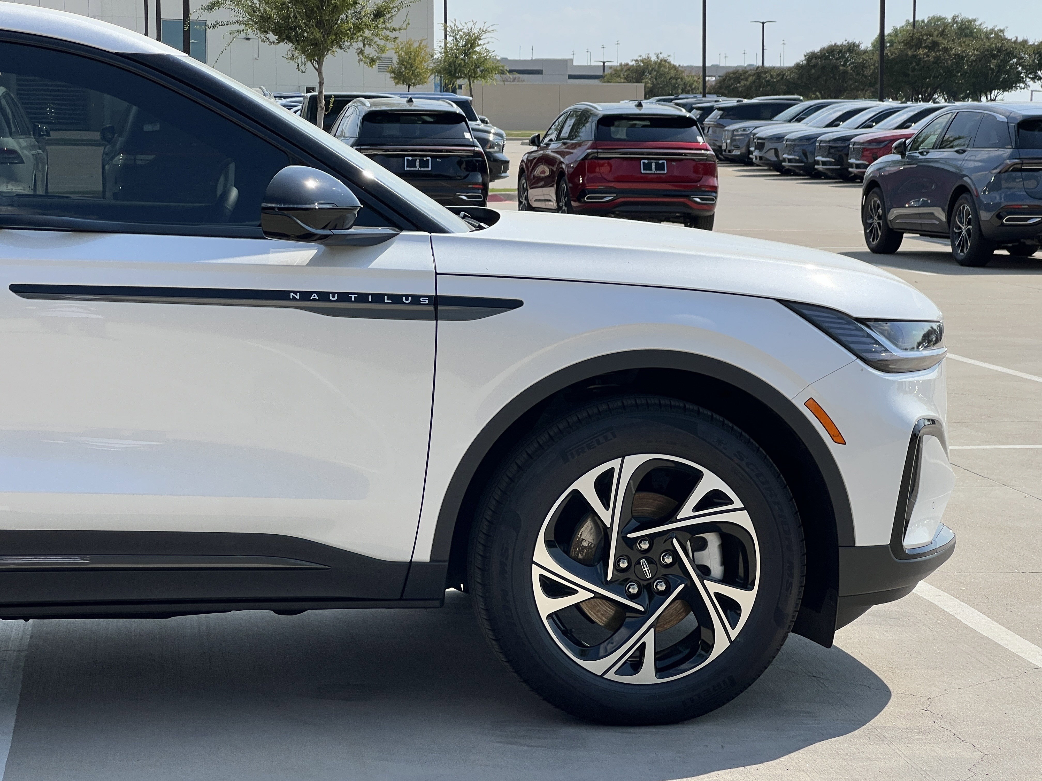 New 2025 Lincoln Nautilus Premier w/ Jet Appearance Package image 12
