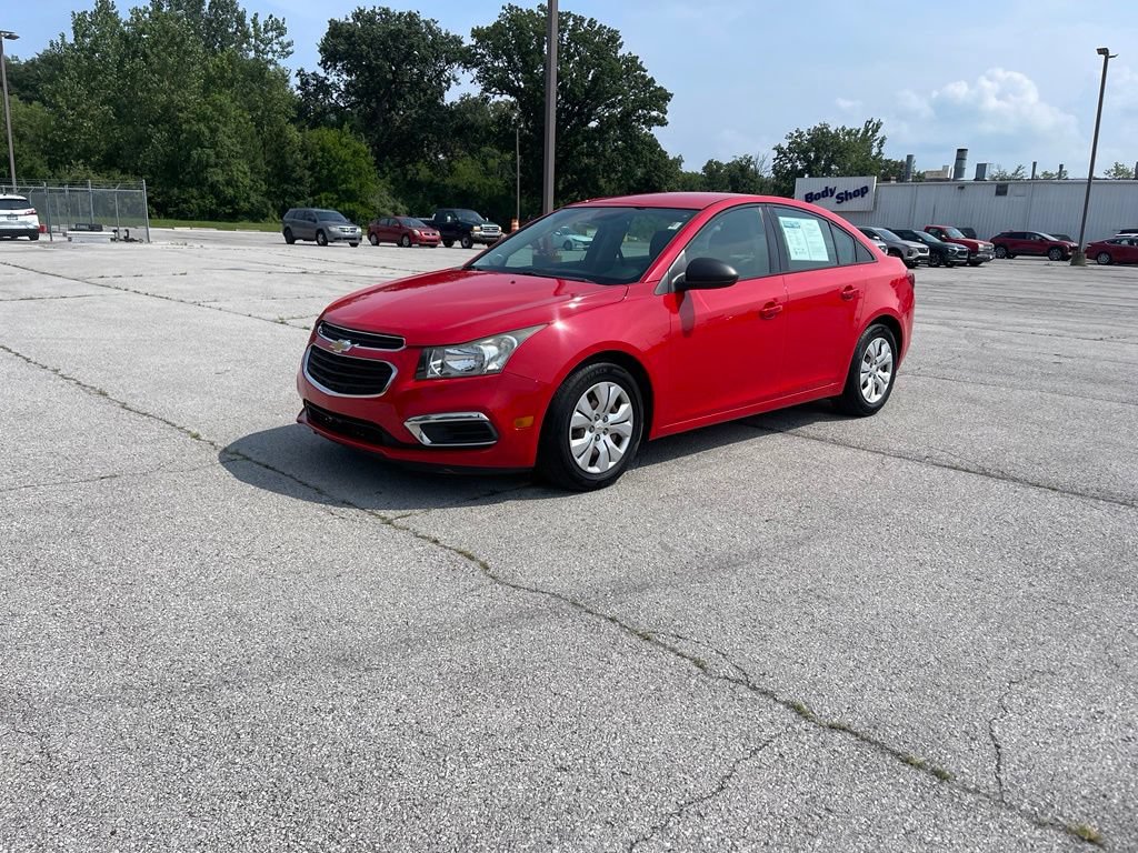 Used 2015 Chevrolet Cruze L FWD image 1