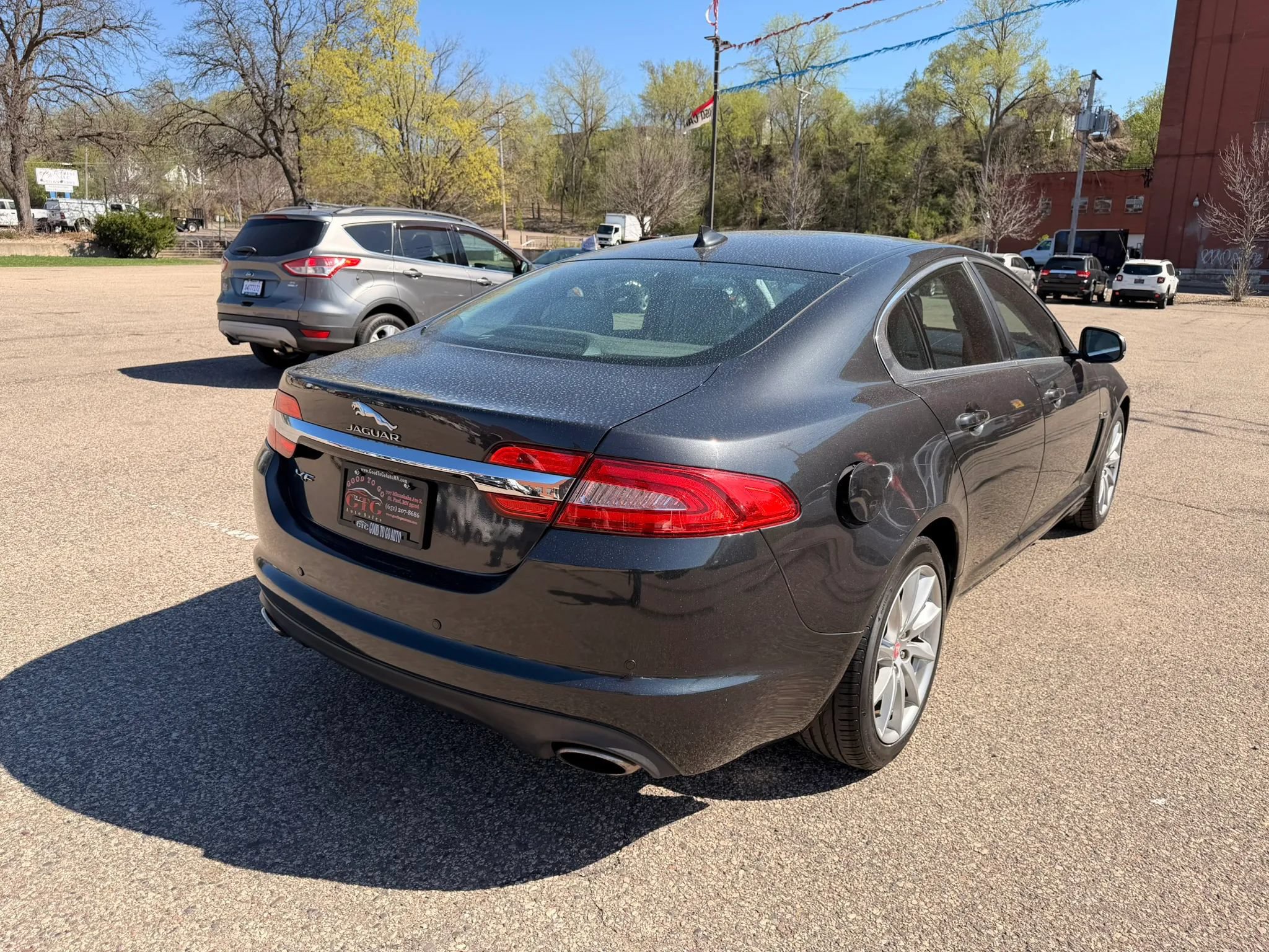 Used 2015 Jaguar XF Premium RWD image 6