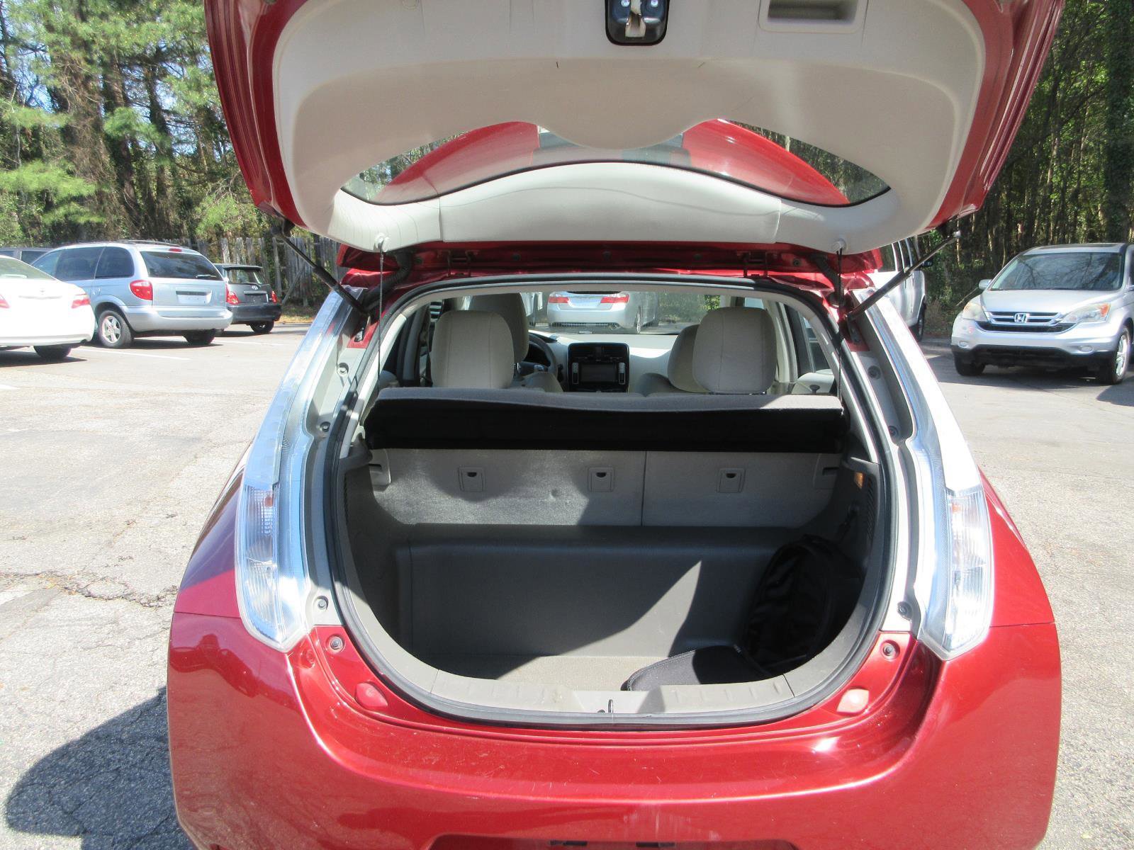 Used 2012 Nissan Leaf SL image 18