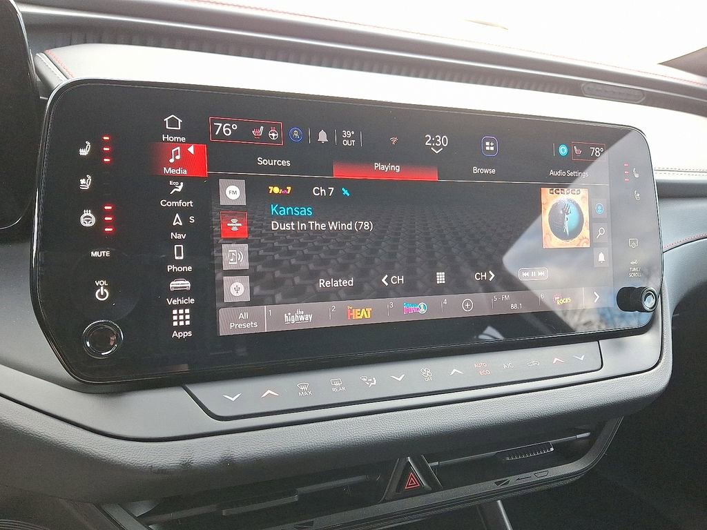 Used 2024 Dodge Charger R/T w/ Plus Group image 17