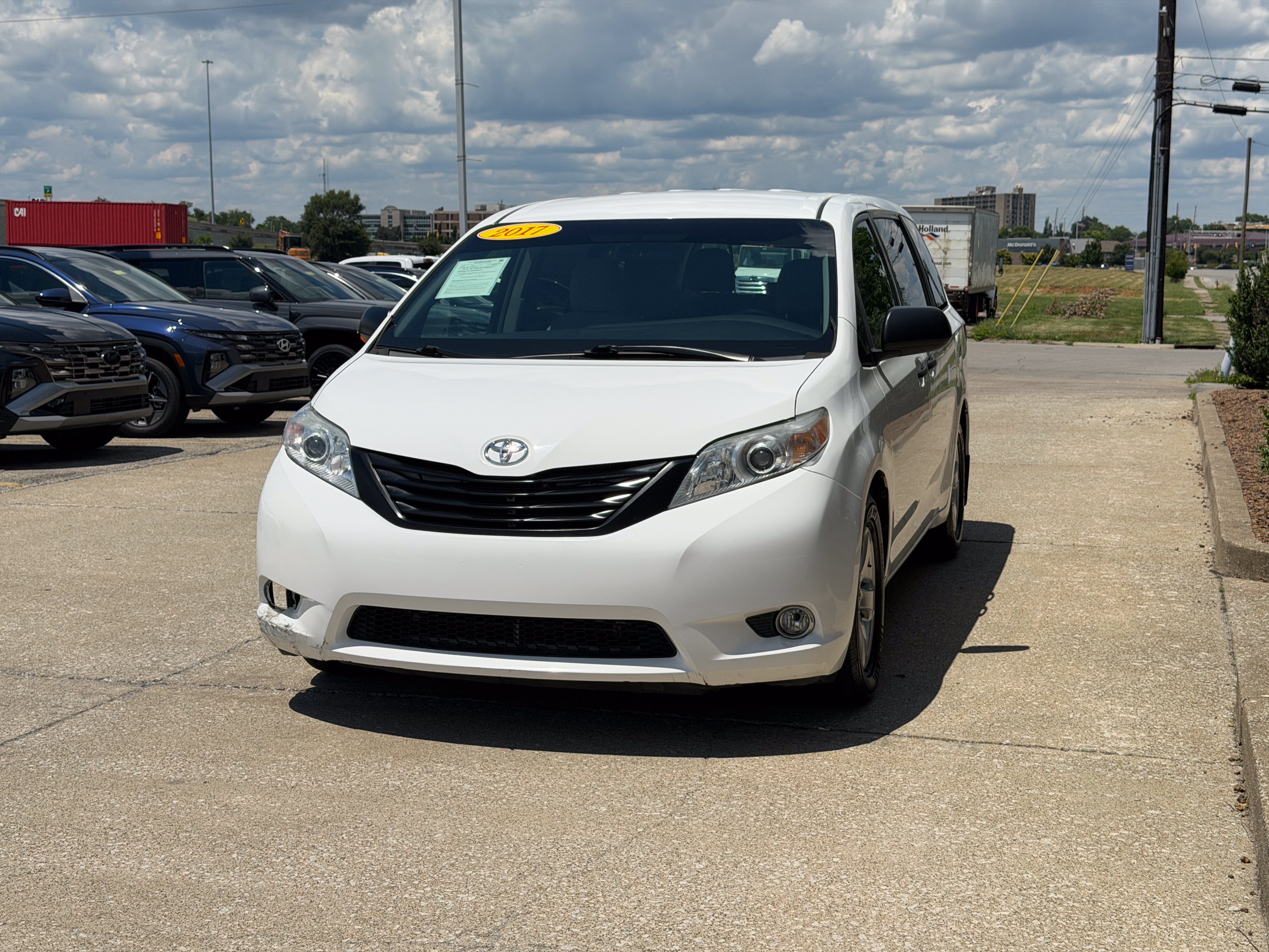 Used 2017 Toyota Sienna L FWD image 15