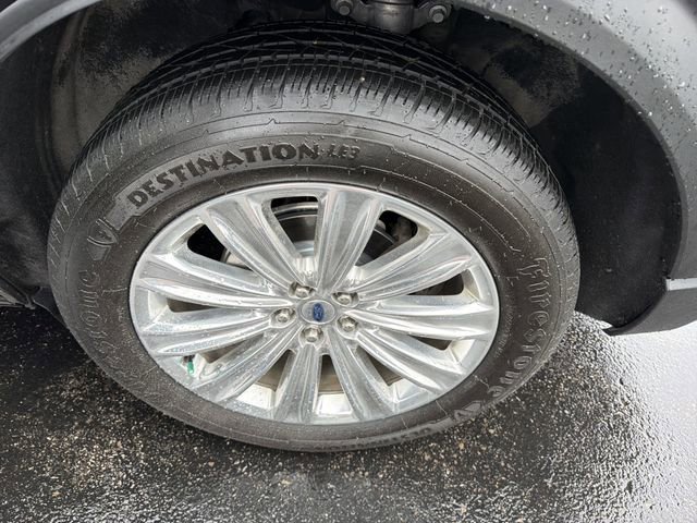 Used 2022 Ford Explorer Limited w/ Equipment Group 301A AWD/4WD image 12