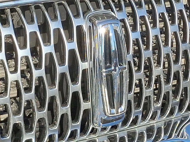 Certified 2023 Lincoln Nautilus Reserve image 29