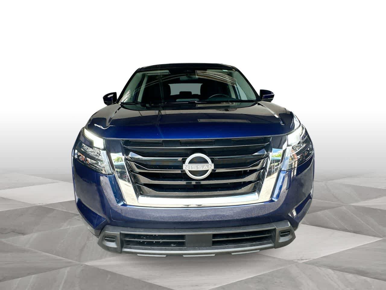 Used 2025 Nissan Pathfinder SV AWD/4WD image 3