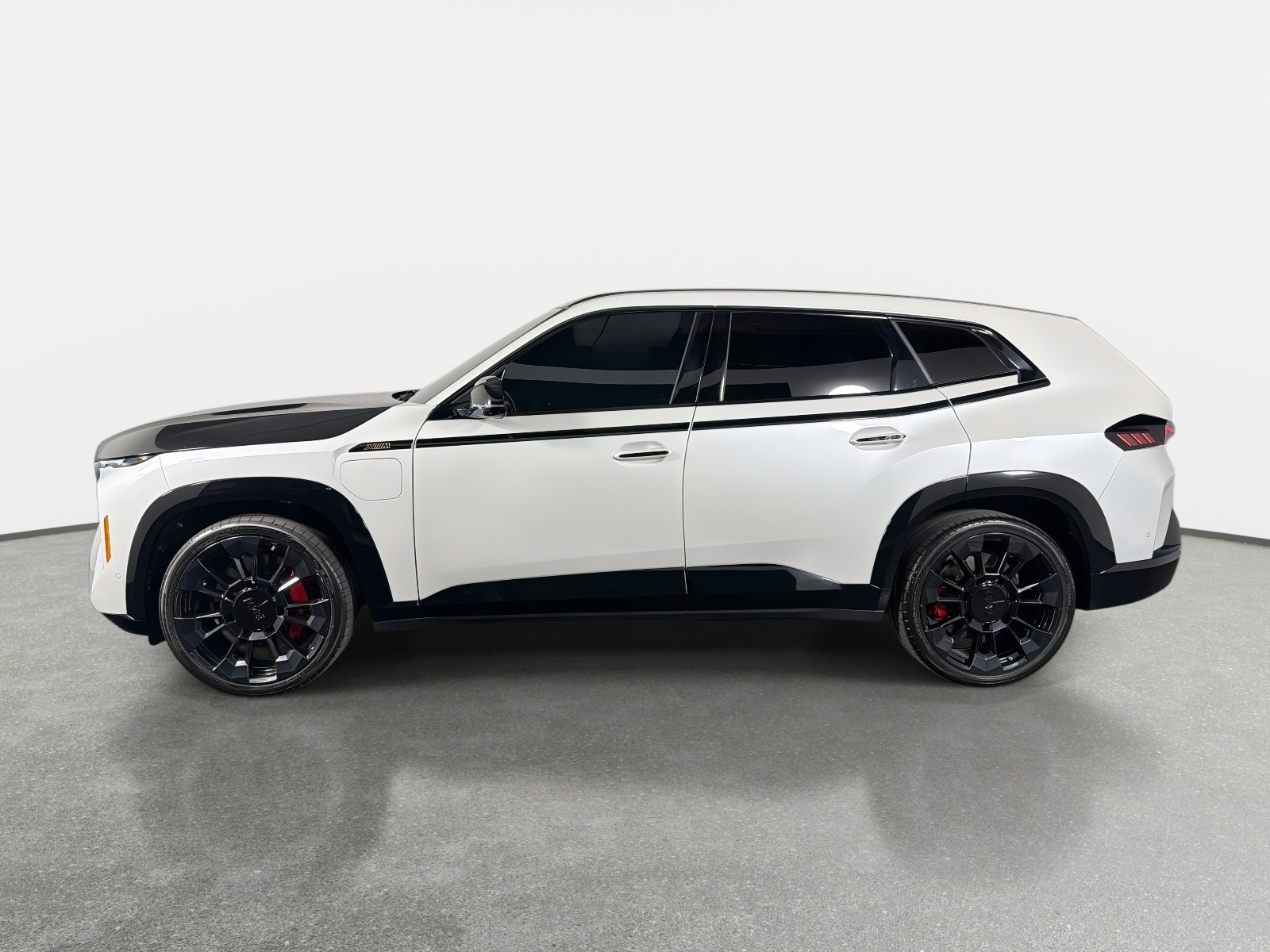 Used 2025 BMW XM image 6