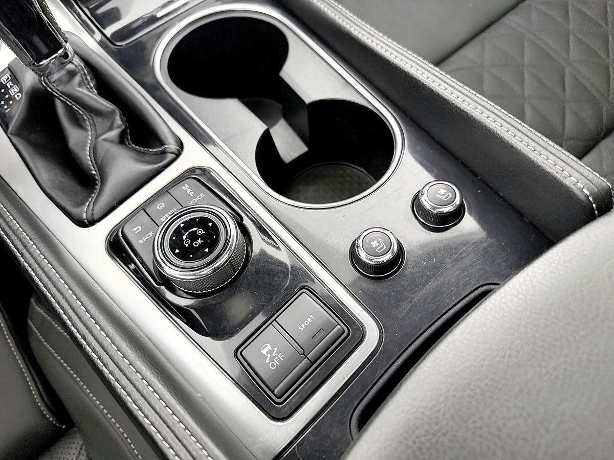Used 2020 Nissan Maxima Platinum FWD image 65