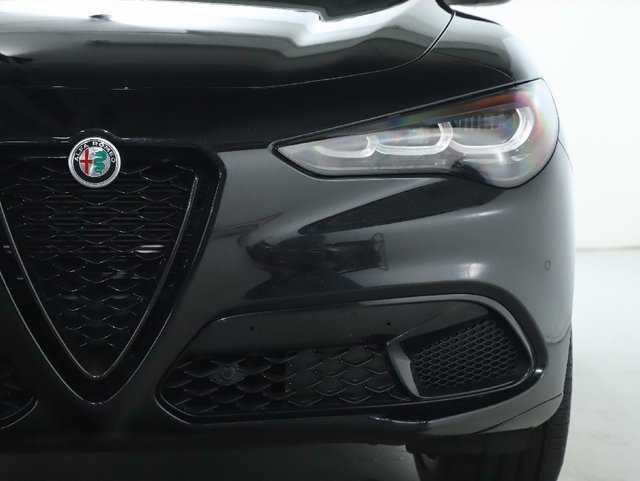 Used 2024 Alfa Romeo Stelvio Veloce image 5
