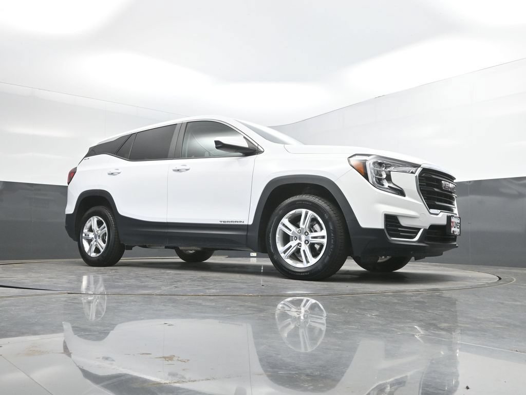 Used 2024 GMC Terrain SLE AWD/4WD image 32