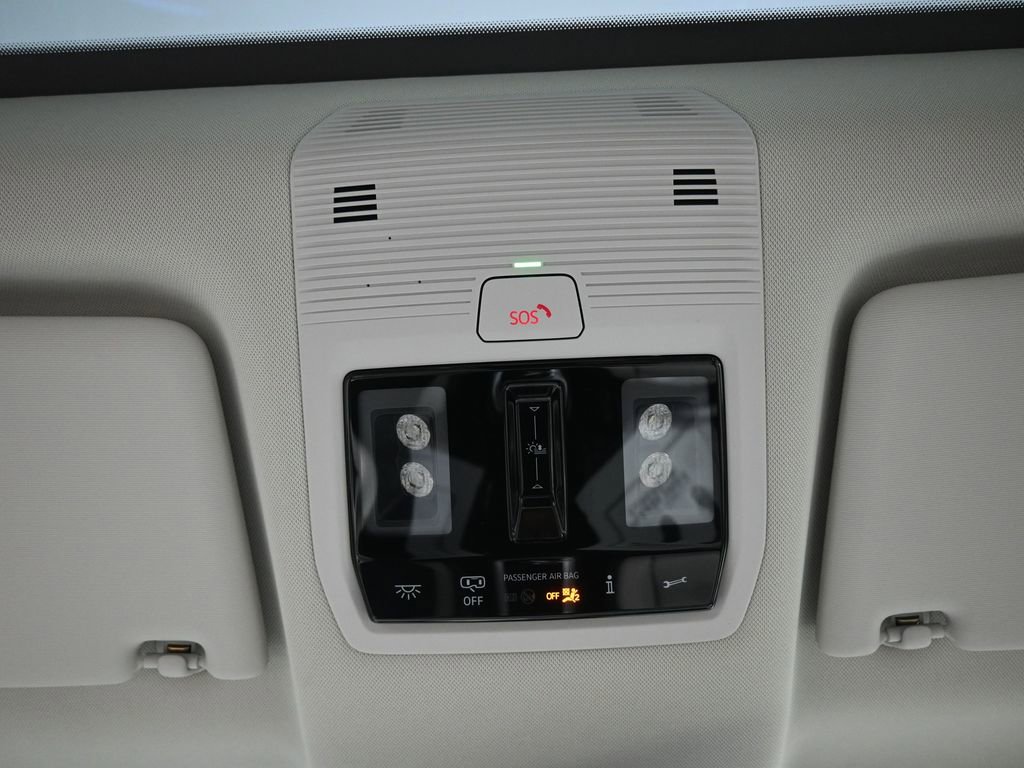Used 2025 Volkswagen ID. Buzz 1st Edition AWD/4WD image 21