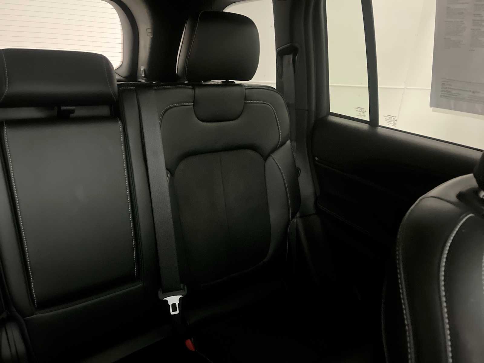 Used 2023 Jeep Grand Cherokee Altitude AWD/4WD image 14