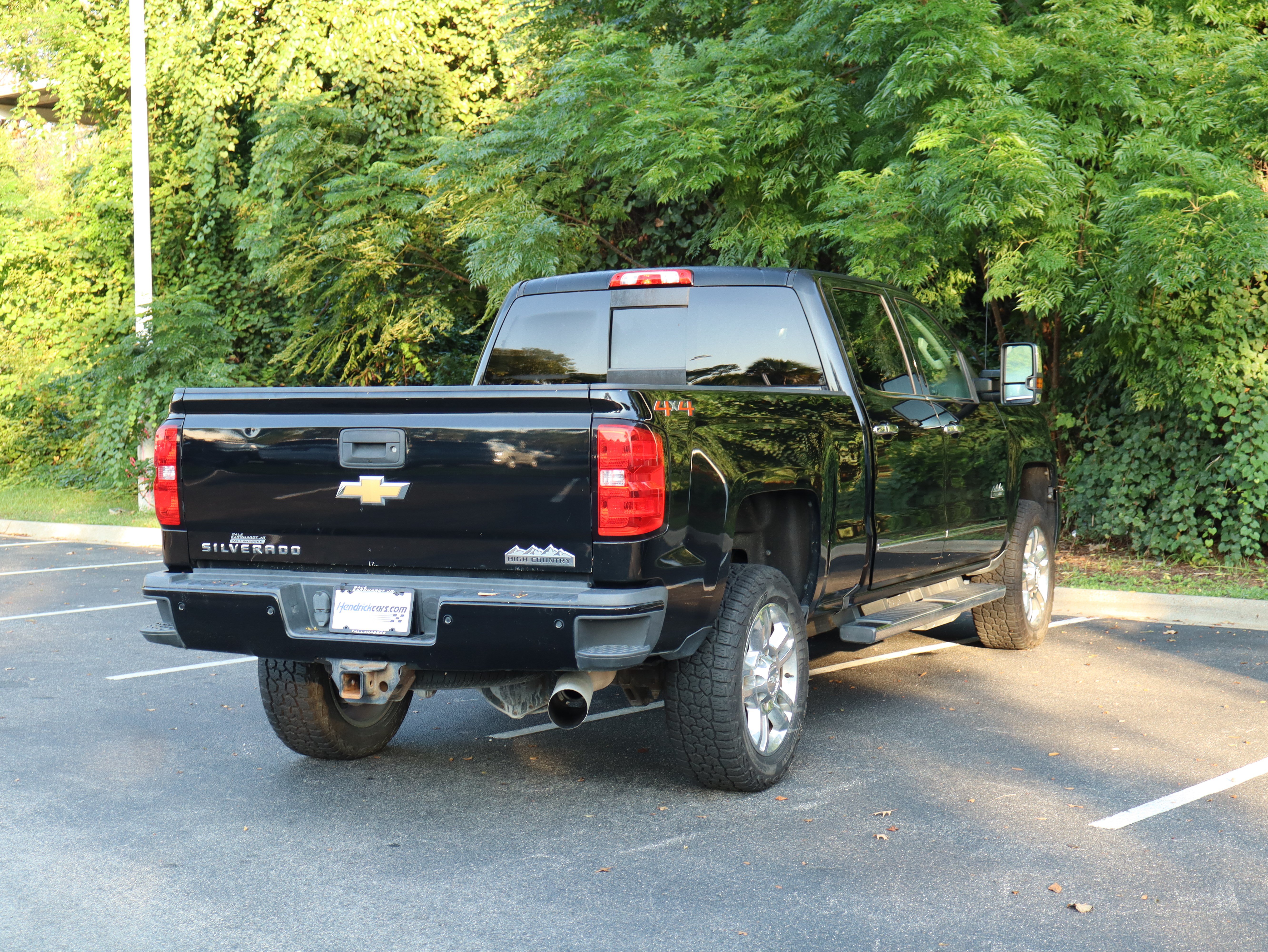 Used 2018 Chevrolet Silverado 2500 High Country w/ Duramax Plus Package AWD/4WD image 9