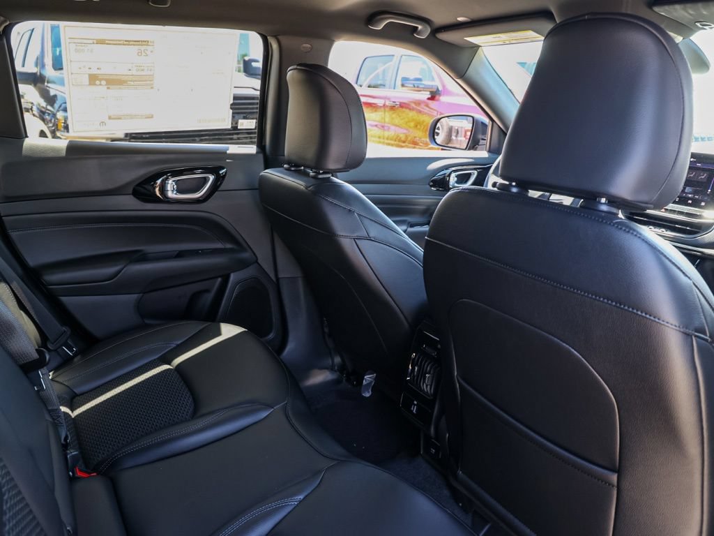 New 2026 Jeep Compass Latitude AWD/4WD image 17
