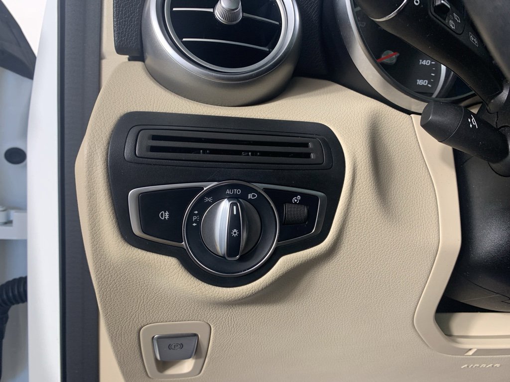 Used 2020 Mercedes-Benz GLC 300 4MATIC w/ Parking Assistance Package image 17