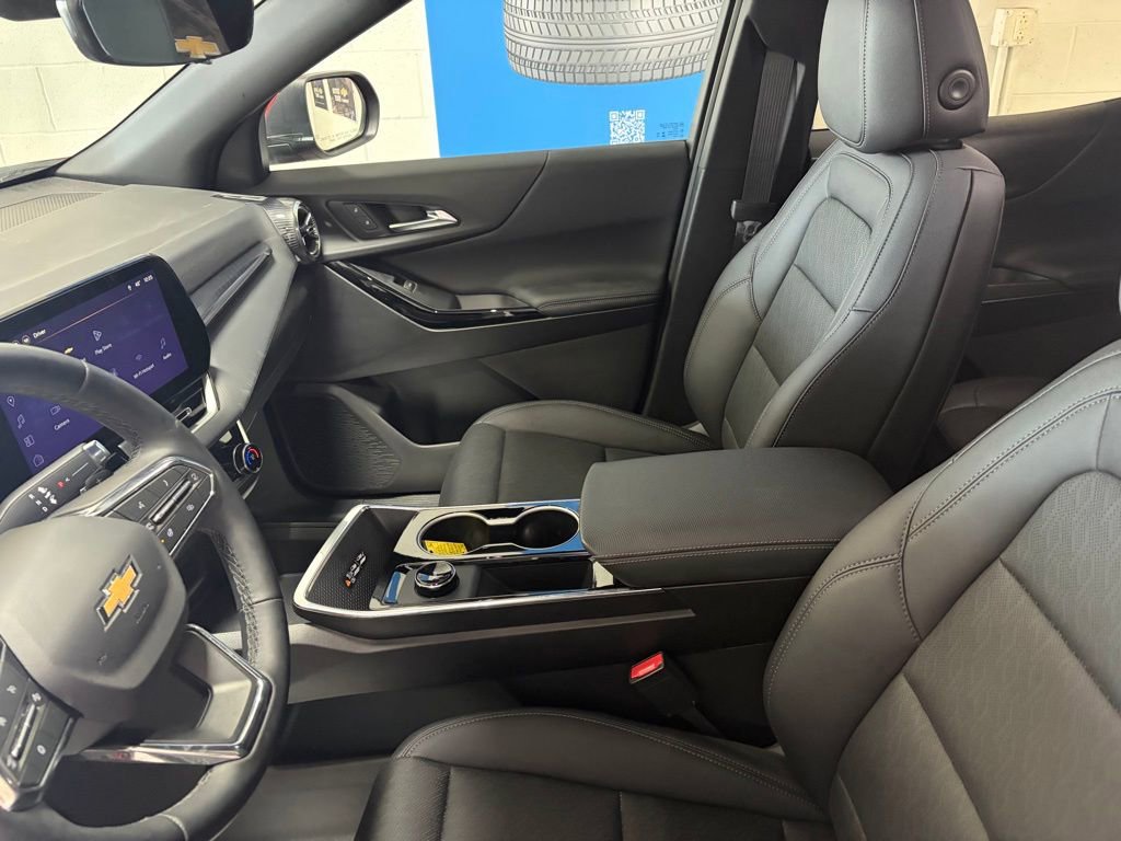 Used 2026 Chevrolet Equinox LT w/ Convenience Package II image 14