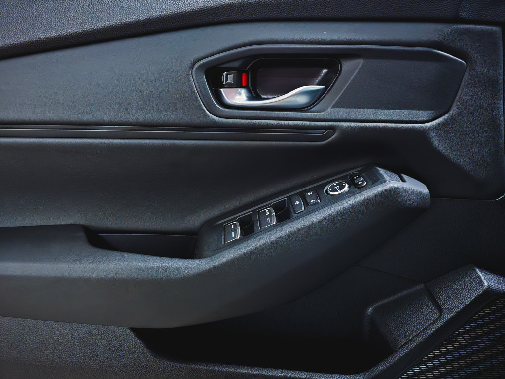 Used 2025 Honda Accord SE image 15