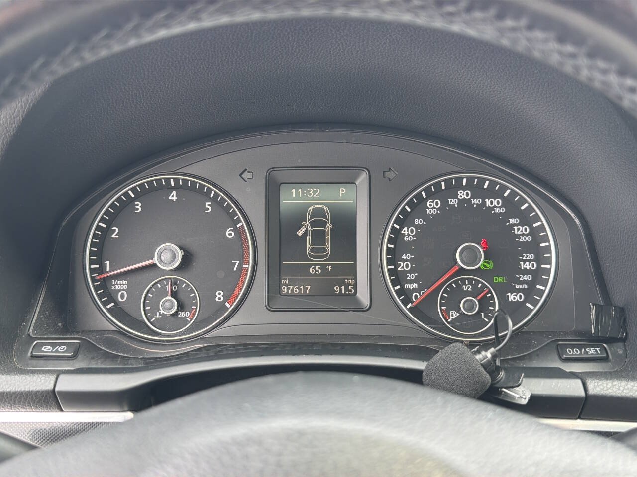 Used 2013 Volkswagen Eos Lux FWD image 25