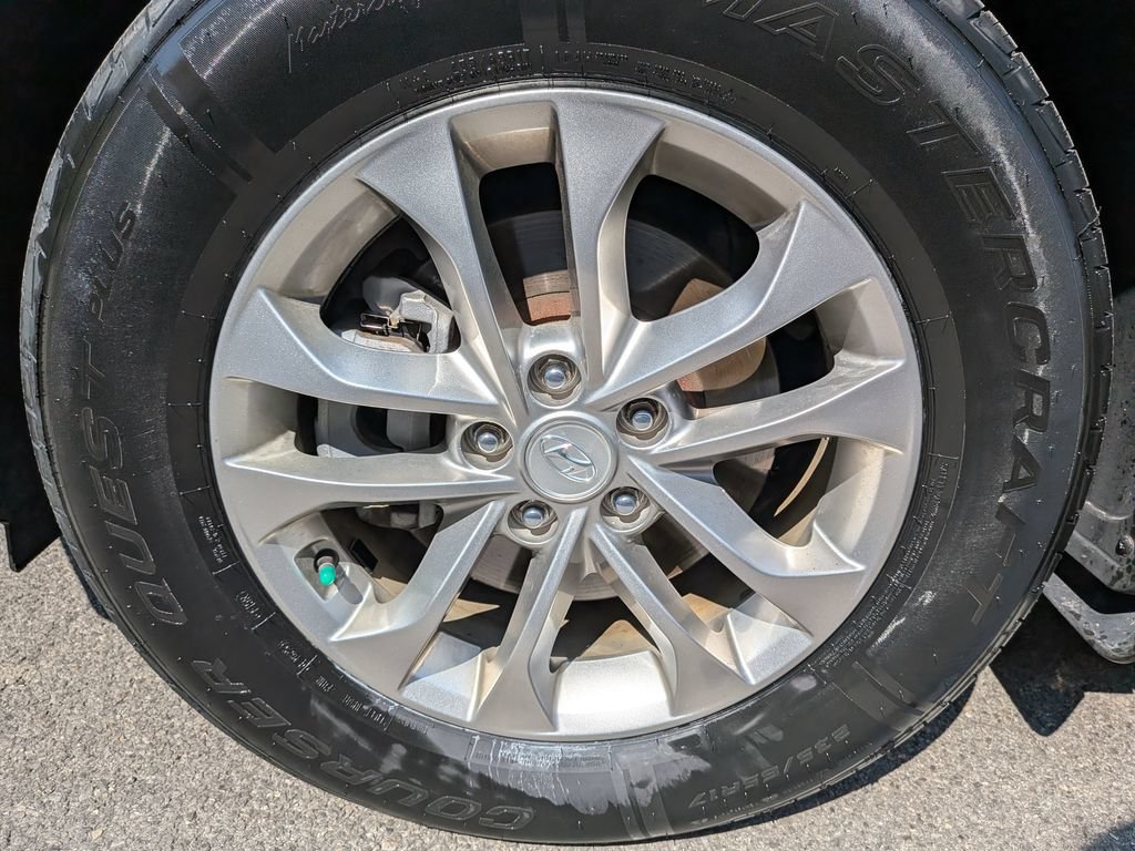 Used 2019 Hyundai Santa Fe SE AWD/4WD image 39