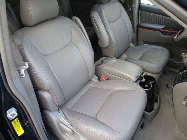 Used 2004 Toyota Sienna XLE AWD/4WD image 11