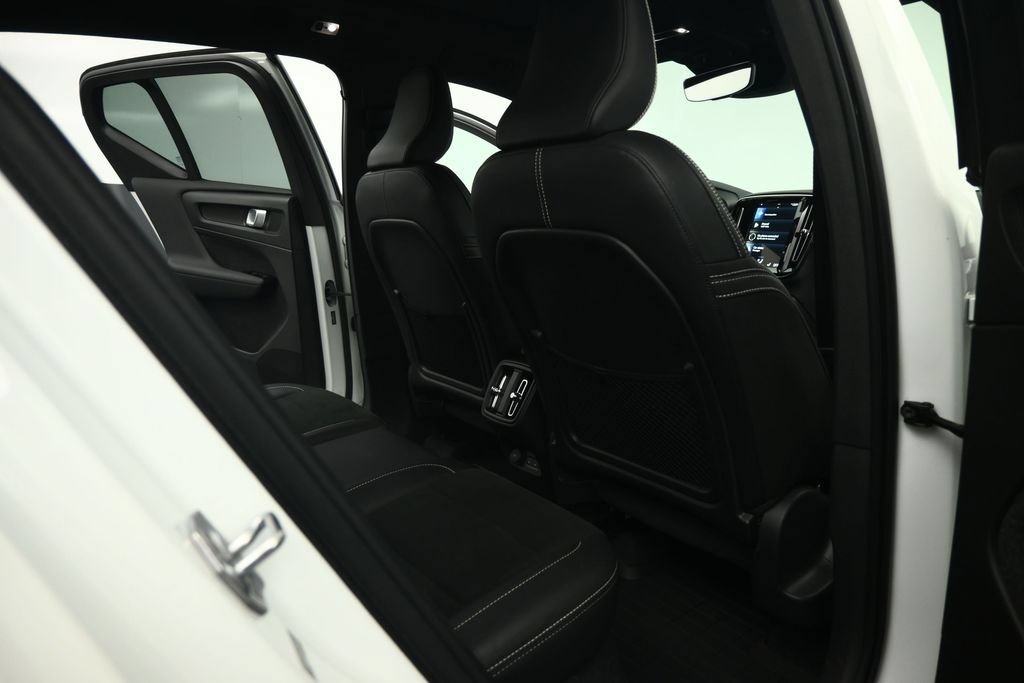 Used 2022 Volvo XC40 T5 R-Design AWD/4WD image 61