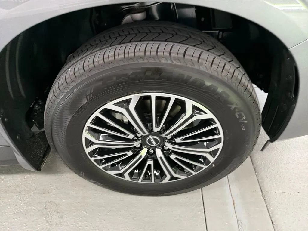 New 2026 Nissan Armada Platinum AWD/4WD image 4